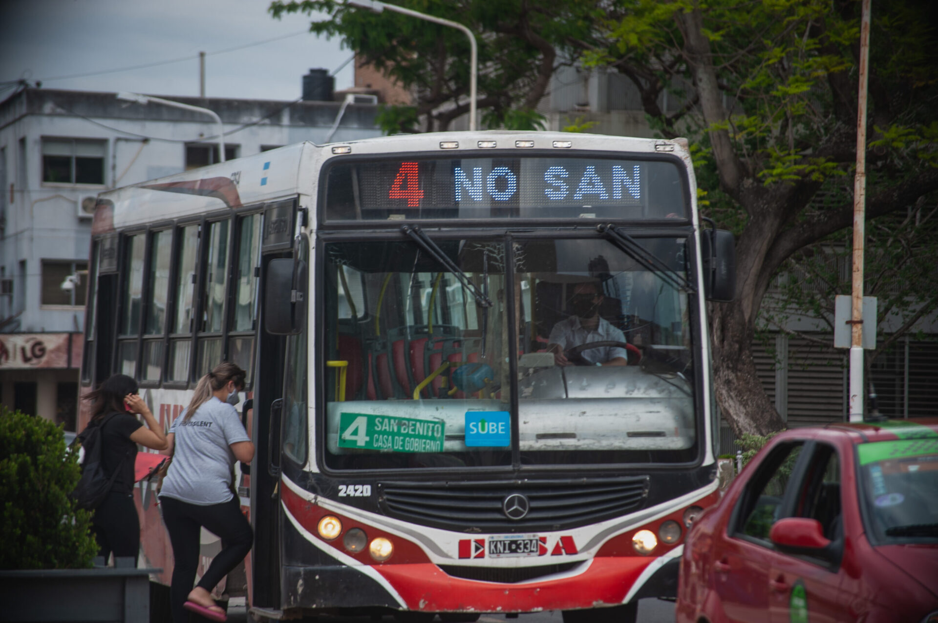 Buses Paraná pide un boleto de 90 pesos