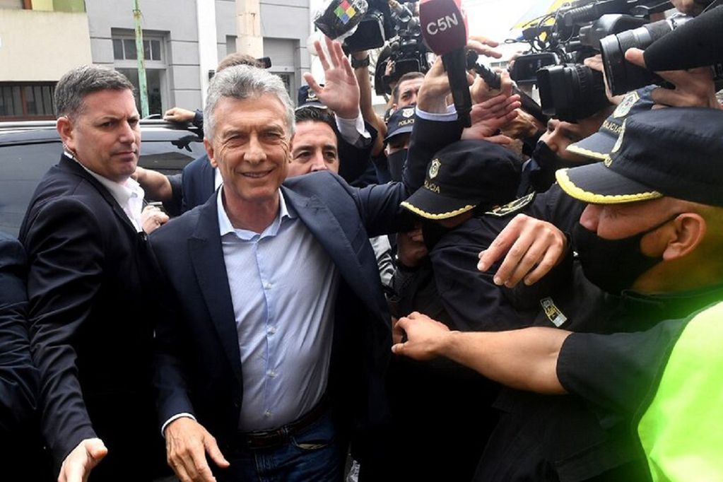Macri no respondió preguntas y presentó un escrito: «Jamás espié ni ordené espiar a nadie»