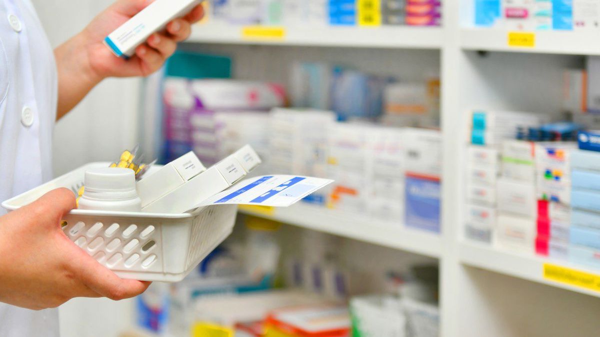 El Gobierno citó a los laboratorios por el aumento desmedido de los medicamentos El Gobierno citó a los laboratorios por el aumento desmedido de los medicamentos