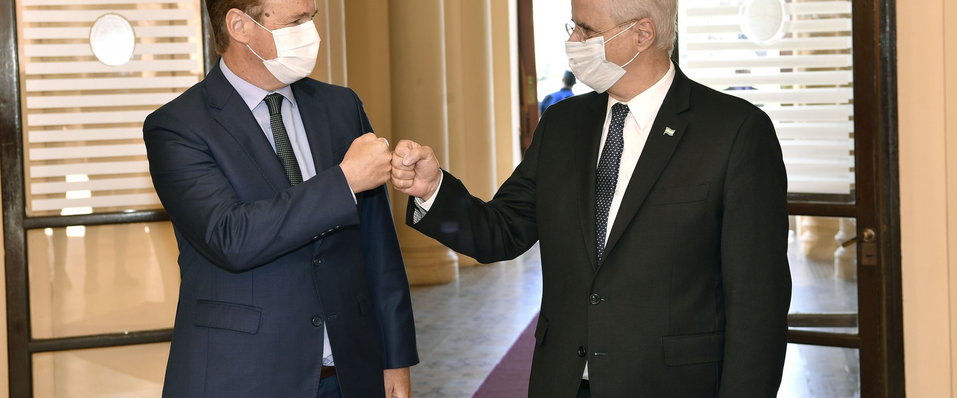 Bordet recibió al ministro Taiana y valoró el rol de las Fuerzas Armadas durante la pandemia Bordet recibió al ministro Taiana y valoró el rol de las Fuerzas Armadas durante la pandemia