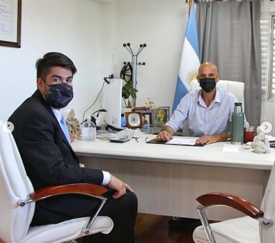 Con un certificado trucho de la UCA Paraná logró una pasantía rentada en la Caja de Jubilaciones y también una pensión Con un certificado trucho de la UCA Paraná logró una pasantía rentada en la Caja de Jubilaciones y también una pensión