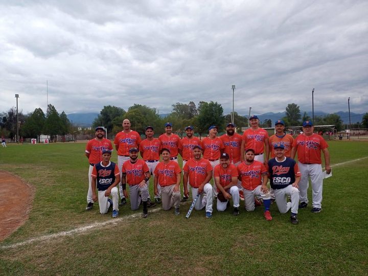 Visitando a Softbol Play