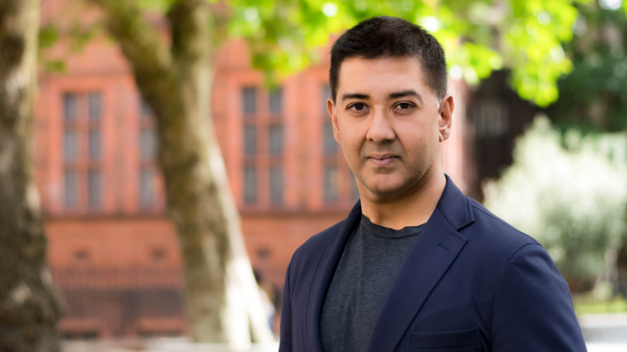 Imran Ahmed, líder de la ONG Counterhate: «Los antivacunas están matando gente» Imran Ahmed, líder de la ONG Counterhate: «Los antivacunas están matando gente»