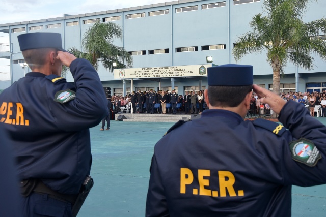Egresaron 215 agentes de la Policía de Entre Ríos Egresaron 215 agentes de la Policía de Entre Ríos