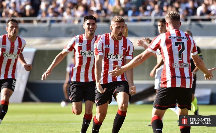 Gimnasia y Estudiantes a puro gol en un clásico para el recuerdo