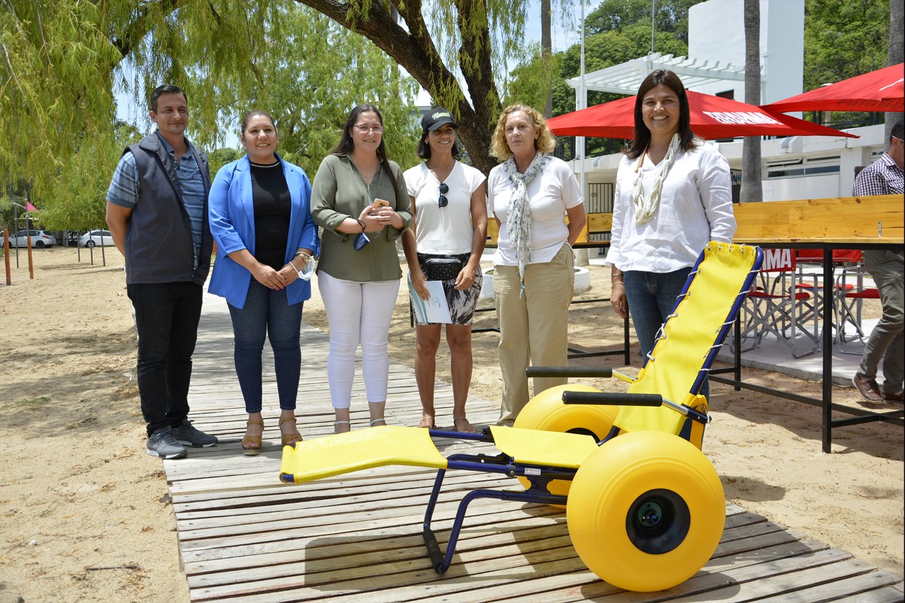 El gobierno promueve el deporte y la recreación inclusiva en las playas de Paraná El gobierno promueve el deporte y la recreación inclusiva en las playas de Paraná