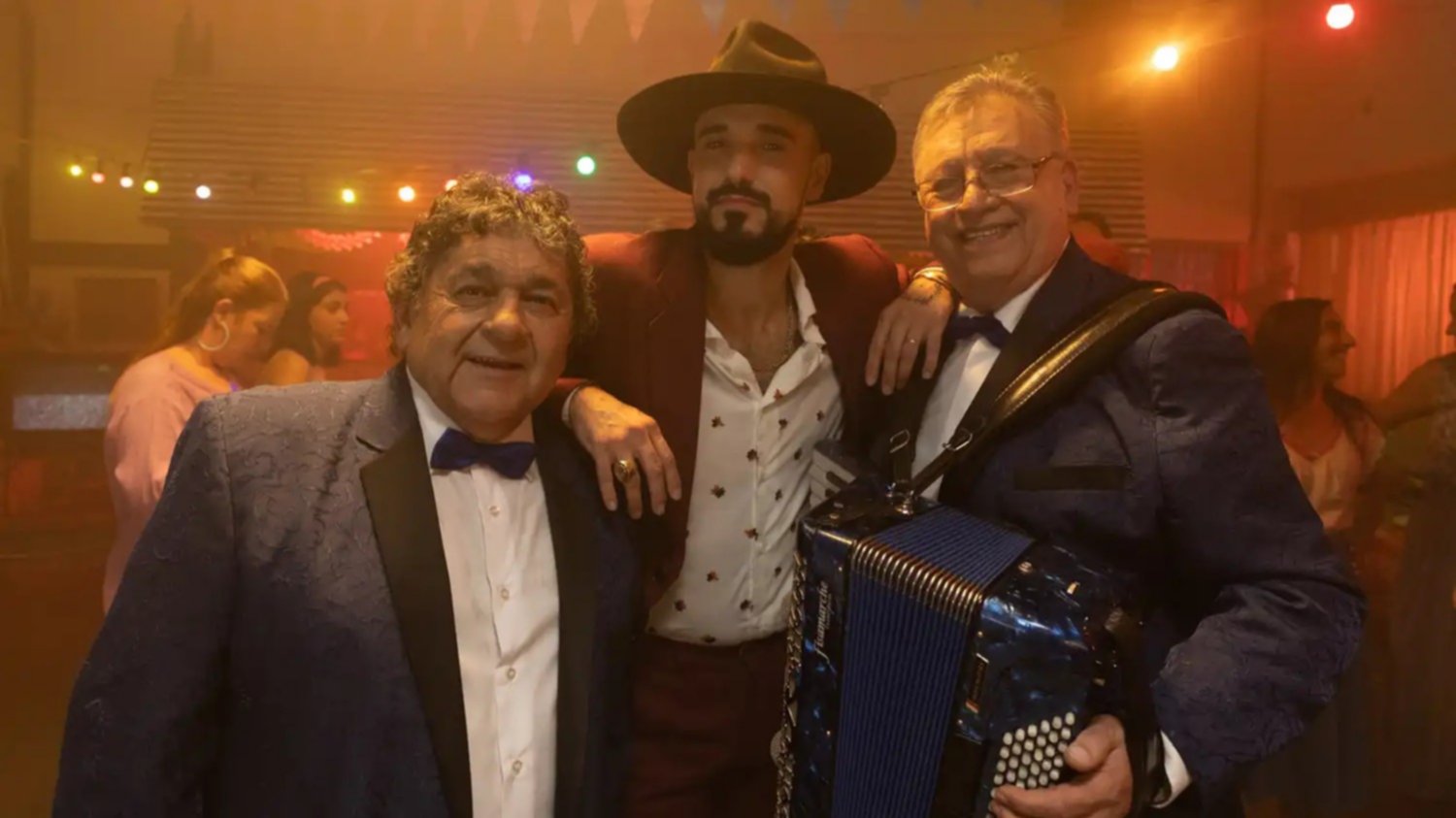 Abel Pintos camina con Los Palmeras, suave y elegante