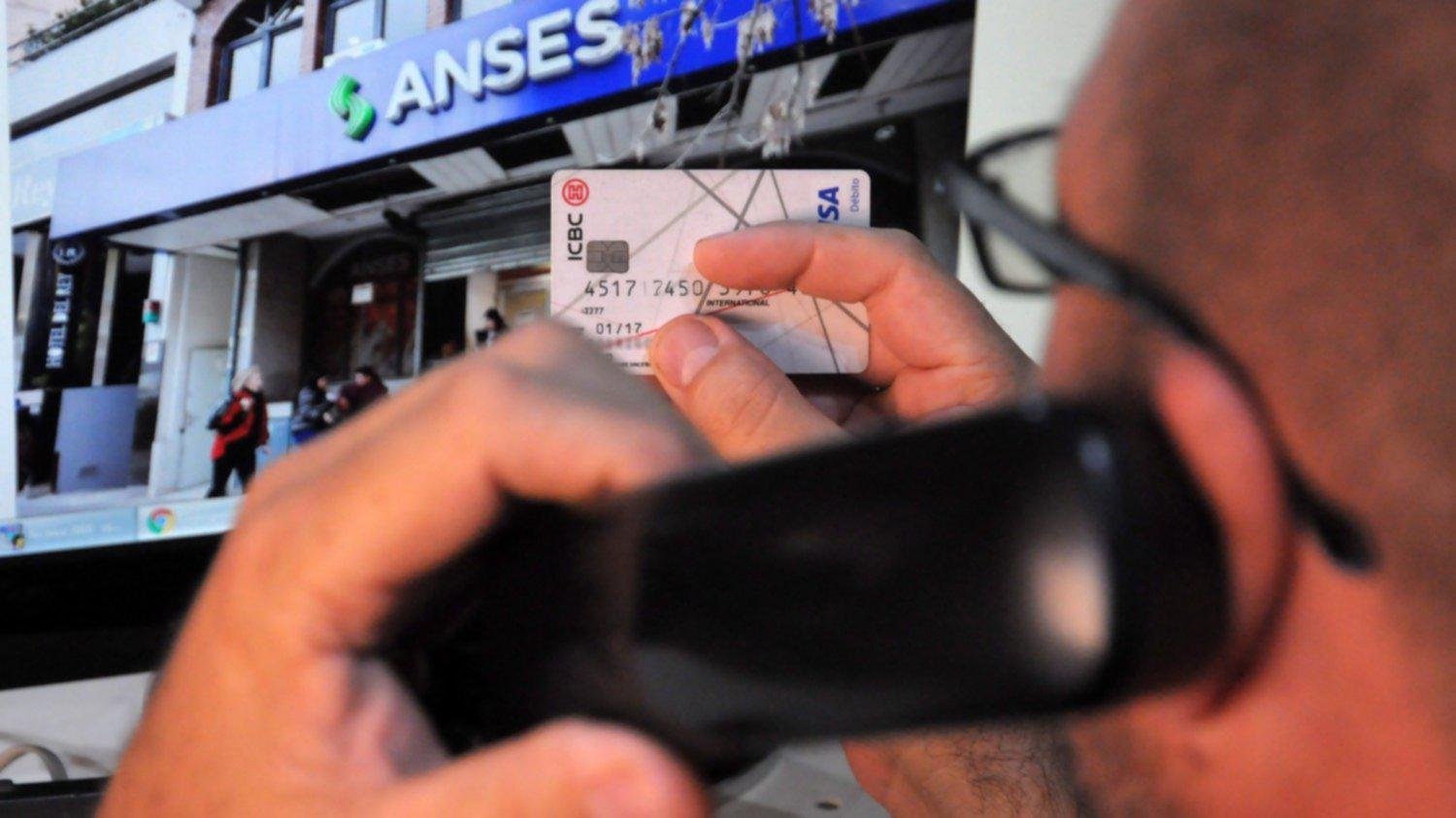 Advierten por estafas con el bono de jubilado de Anses Advierten por estafas con el bono de jubilado de Anses
