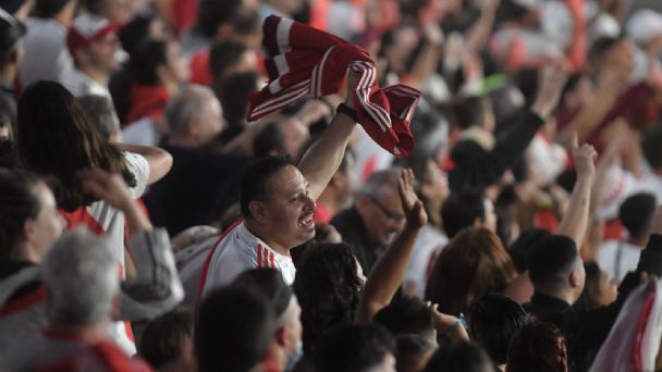 Miles de hinchas de River festejaron los 3 años del triunfo ante Boca en Madrid