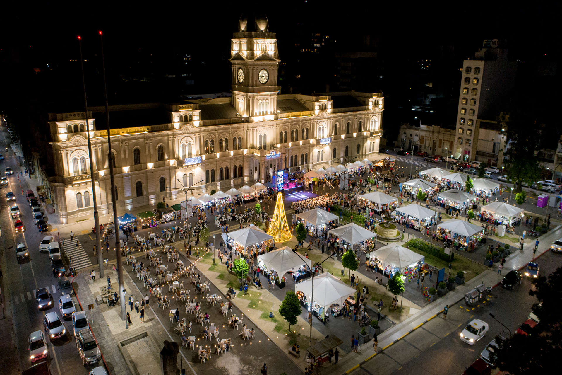 Con emprendimientos de toda la provincia se realizó la última Feria de la Economía Social del año Con emprendimientos de toda la provincia se realizó la última Feria de la Economía Social del año