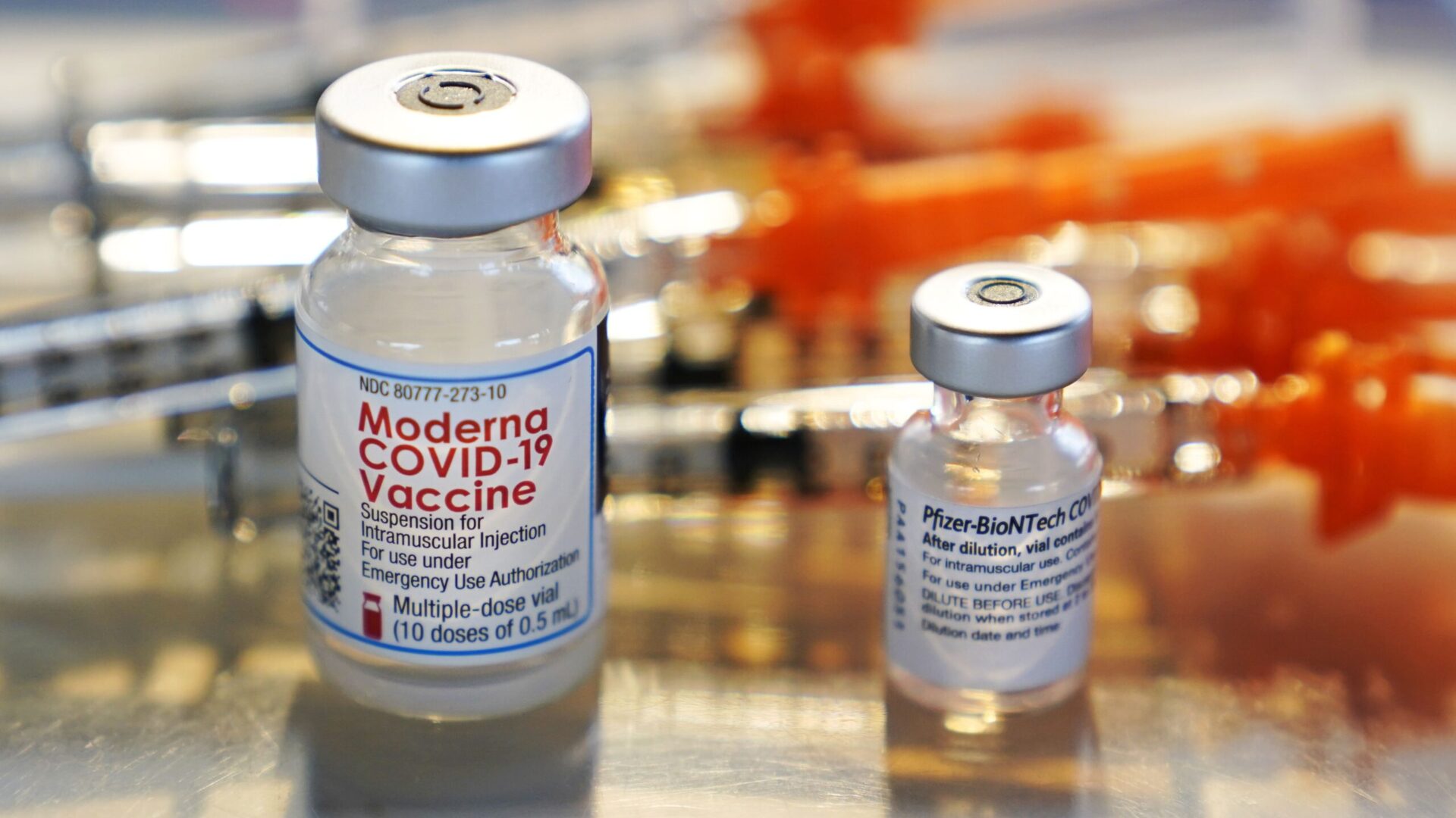 Moderna afirma que su dosis de refuerzo protege contra la variante Ómicron