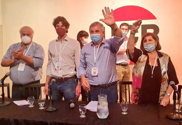 Gerardo Morales fue consagrado como presidente de la UCR