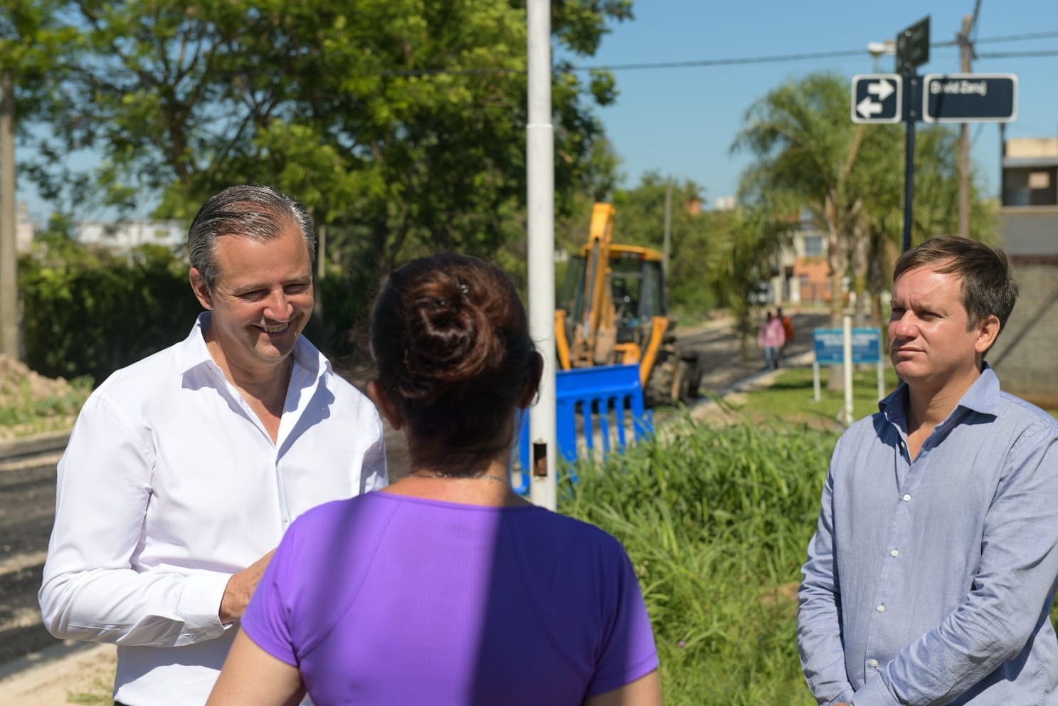 Pavimentan calle Manuel Lencina bajo el sistema de Esfuerzo Compartido Pavimentan calle Manuel Lencina bajo el sistema de Esfuerzo Compartido