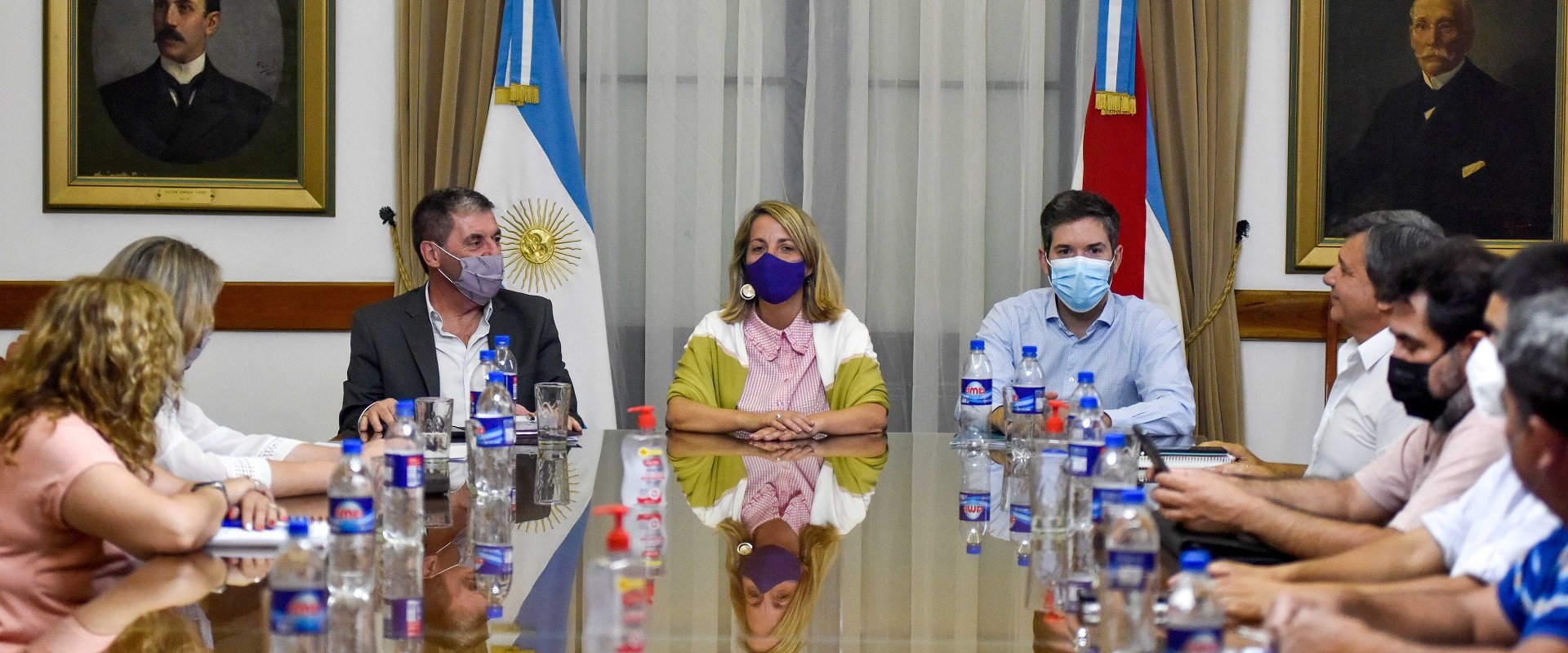 El gobierno formalizó la propuesta de aumento a los gremios docentes