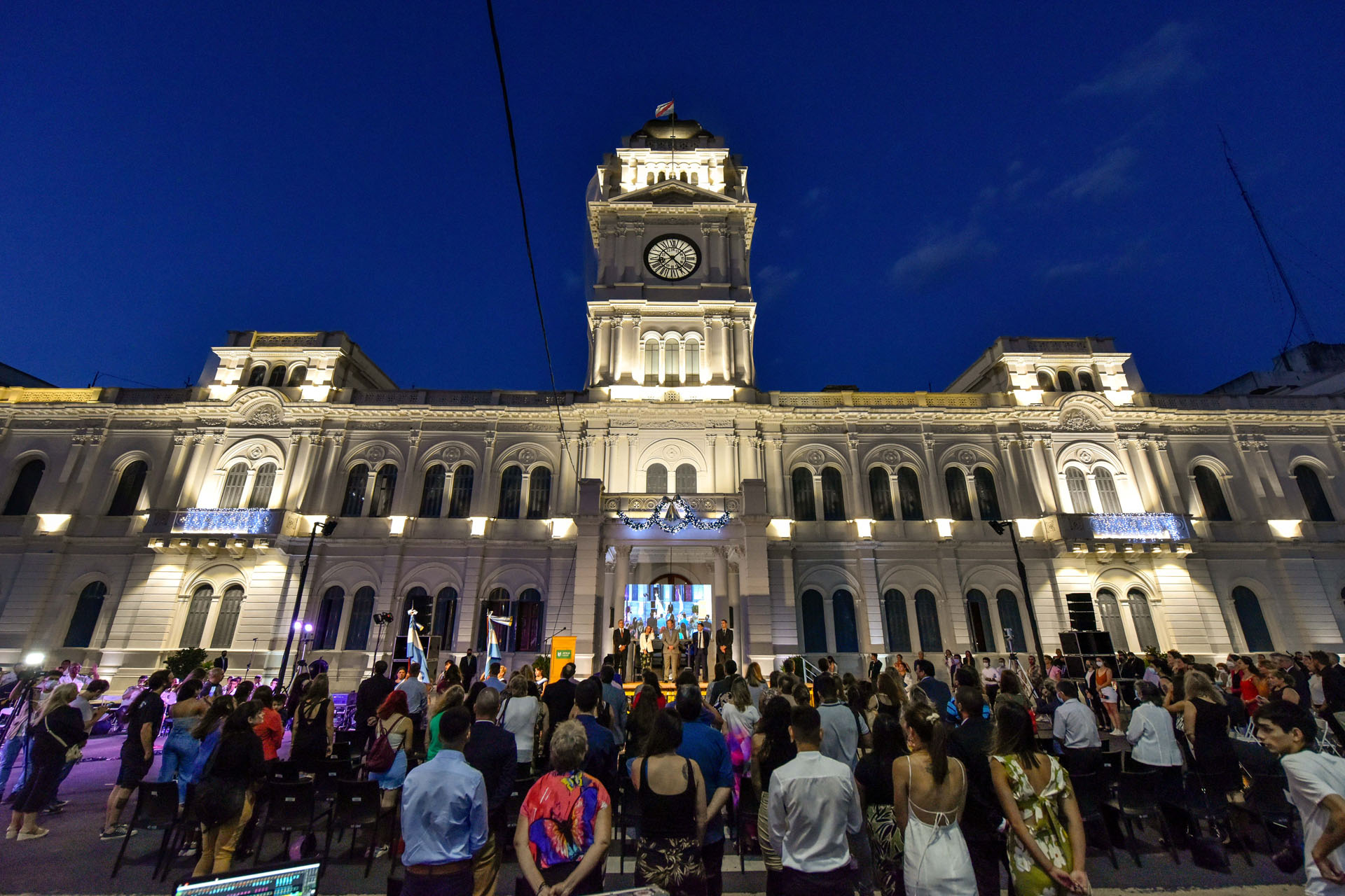 Recibieron sus diplomas los egresados de la Facultad Ciencias de la Vida y la Salud en Plaza Mansilla Recibieron sus diplomas los egresados de la Facultad Ciencias de la Vida y la Salud en Plaza Mansilla