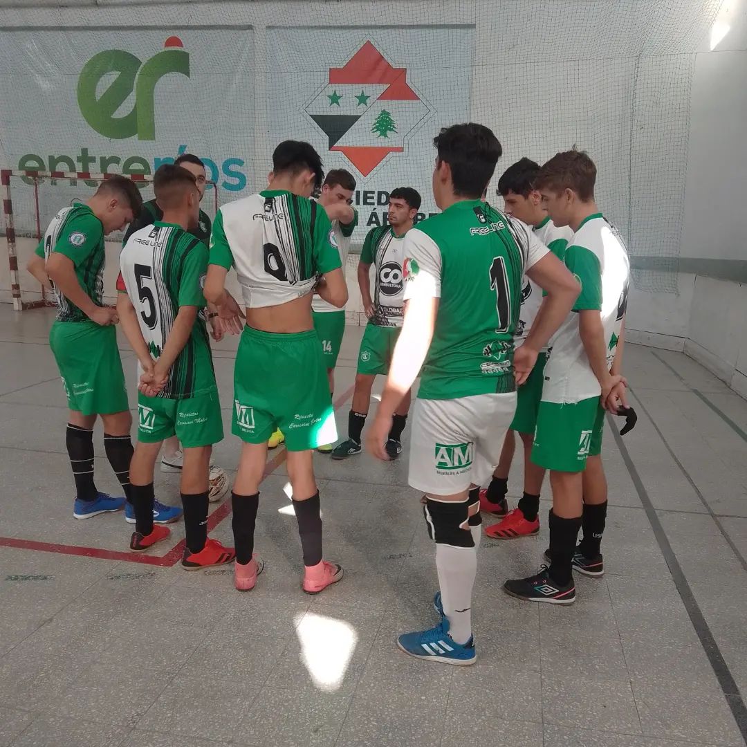 Libanes no pudo con Neuquen Libanes no pudo con Neuquen