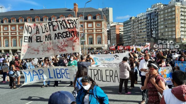 Gran desarrollo de movilizaciones contra la explotación petrolera y los  incendios