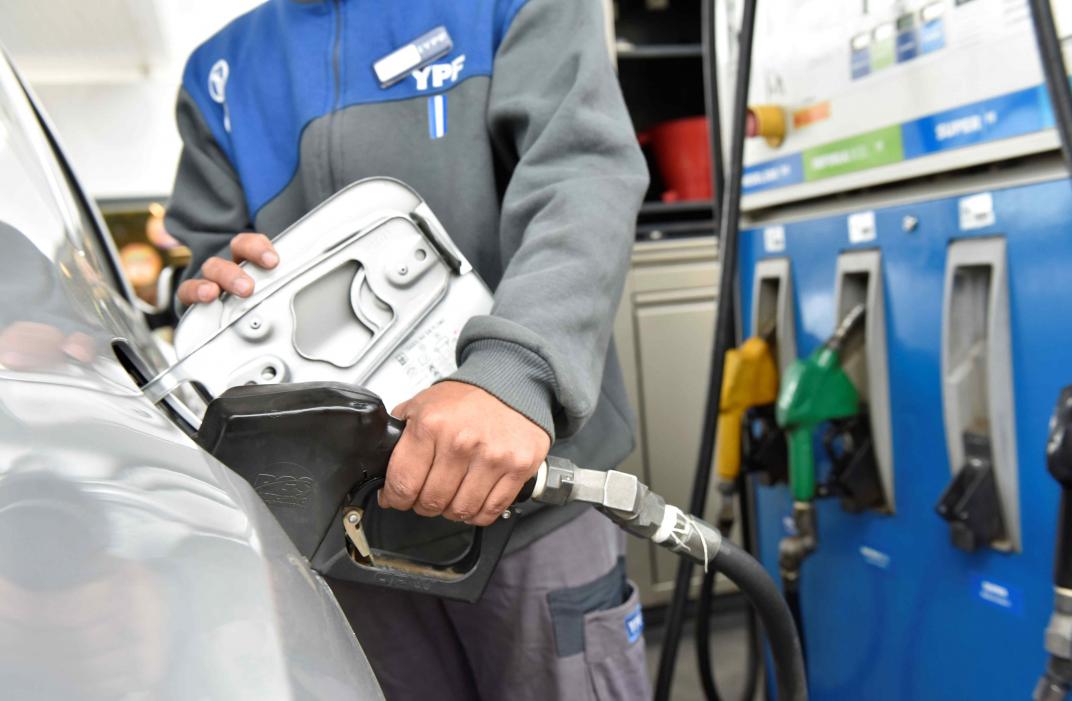 La diferencia en precio del combustible en Buenos Aires y Paraná supera el 8% en algunos casos La diferencia en precio del combustible en Buenos Aires y Paraná supera el 8% en algunos casos