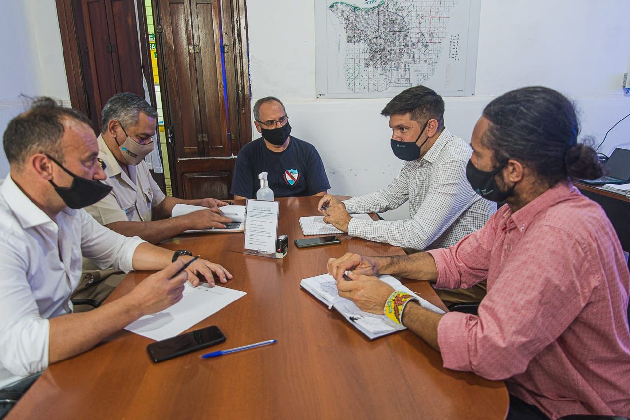 Trabajan en la prevención de nuevos incendios en islas y áreas vulnerables Trabajan en la prevención de nuevos incendios en islas y áreas vulnerables