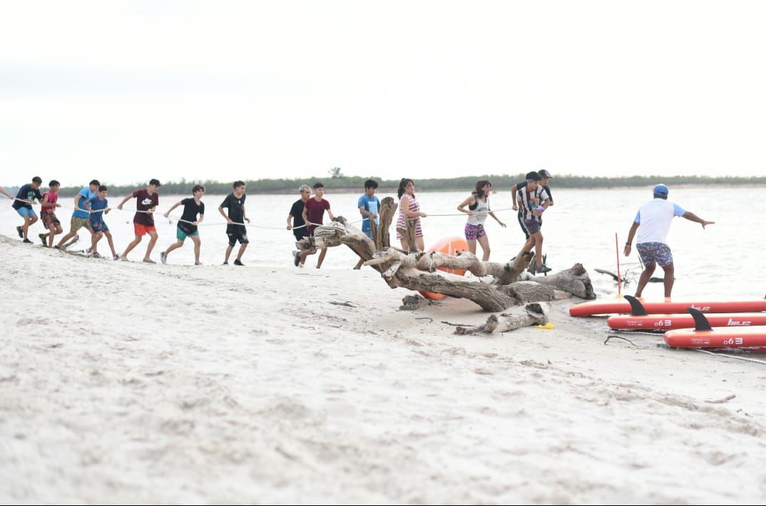 Escuelas de deportes de playa y colonias de verano municipales realizan su campamento Escuelas de deportes de playa y colonias de verano municipales realizan su campamento