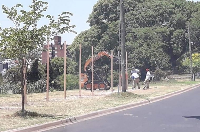 Desconcierto ante un cerco en terrenos del Parque Urquiza de Paraná