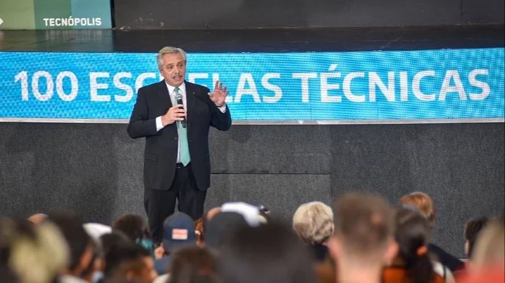 Fernández: «Mientras yo gobierne esta patria les voy a dar oportunidades a todos» Fernández: «Mientras yo gobierne esta patria les voy a dar oportunidades a todos»