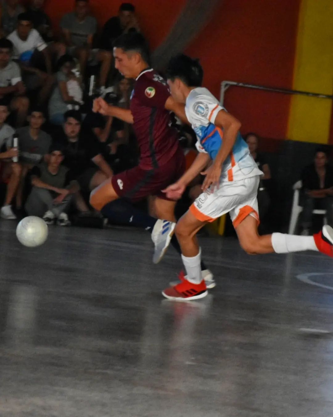 Mariano Moreno a semis Mariano Moreno a semis