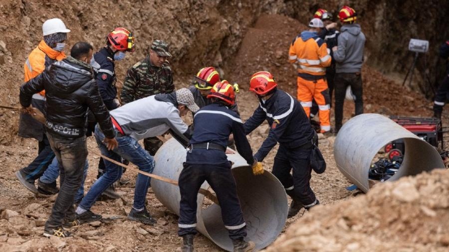 «¡Está vivo!», el grito emocionado de los rescatistas que buscan salvar a Rayan «¡Está vivo!», el grito emocionado de los rescatistas que buscan salvar a Rayan