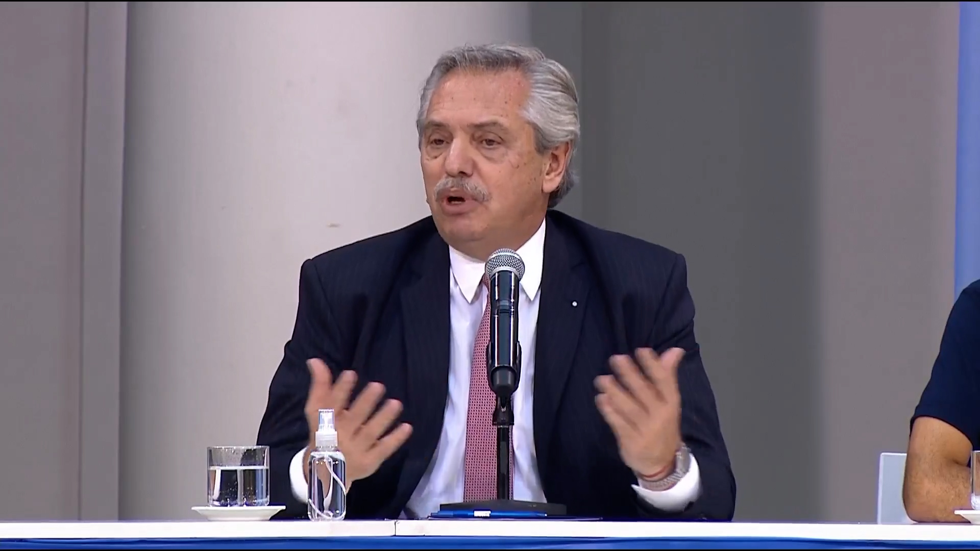 Fernández y un mensaje al peronismo: «Divididos somos muy débiles y unidos muy fuertes» Fernández y un mensaje al peronismo: «Divididos somos muy débiles y unidos muy fuertes»