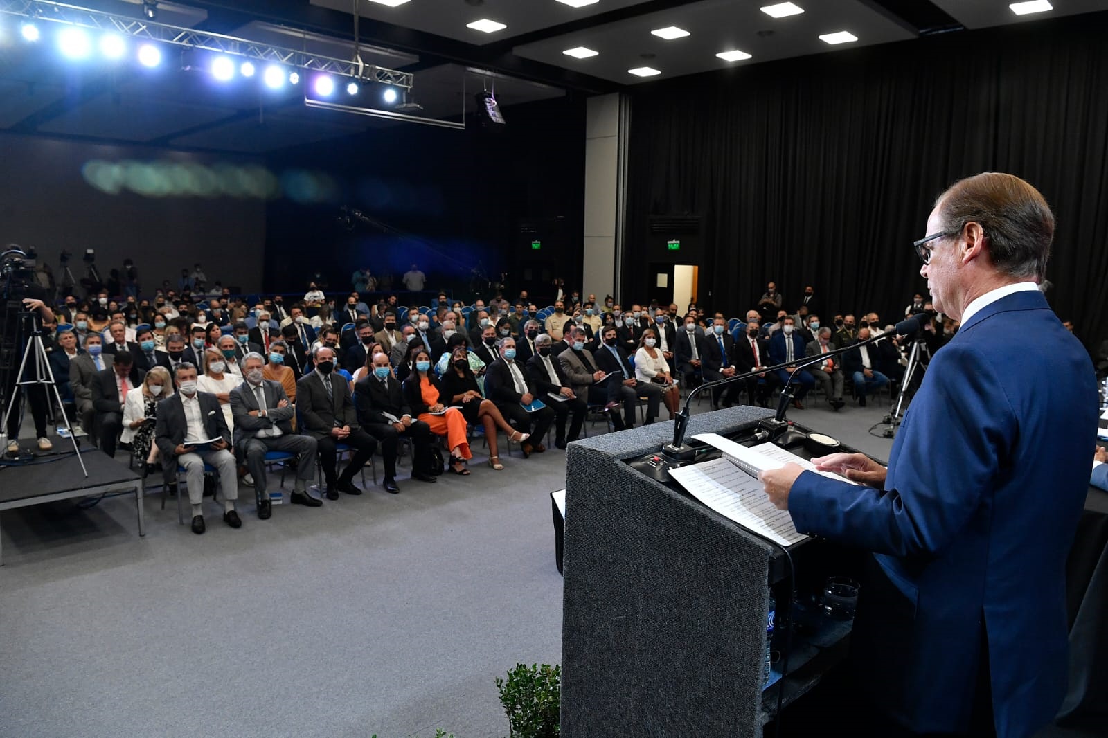 Bordet dio inicio a su discurso ante la Asamblea Legislativa