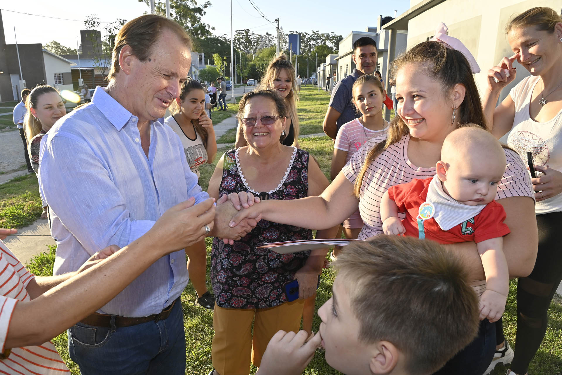 Bordet destacó la inversión de la provincia para viviendas en municipios y juntas de gobierno