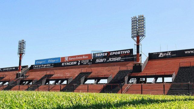 Colón: enojo de los hinchas por tener que venir a Paraná