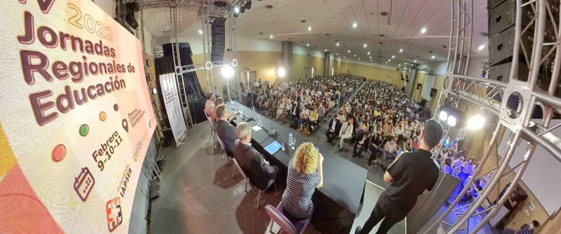 Más de 2.900 docentes de toda la provincia se capacitaron por una educación inclusiva y de calidad