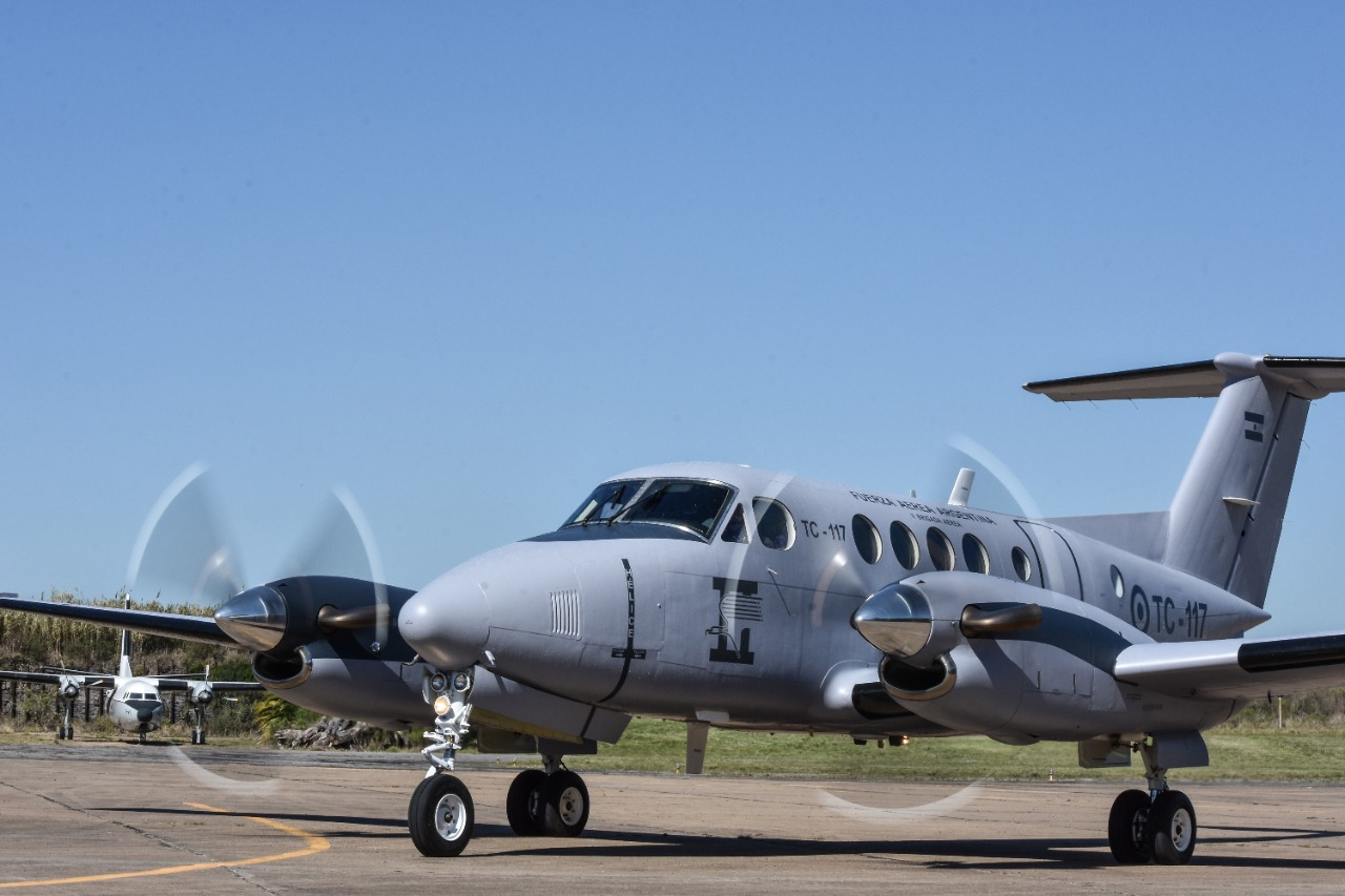 Se presentó el segundo de los 12 aviones Beechcraft TC-12B Huron