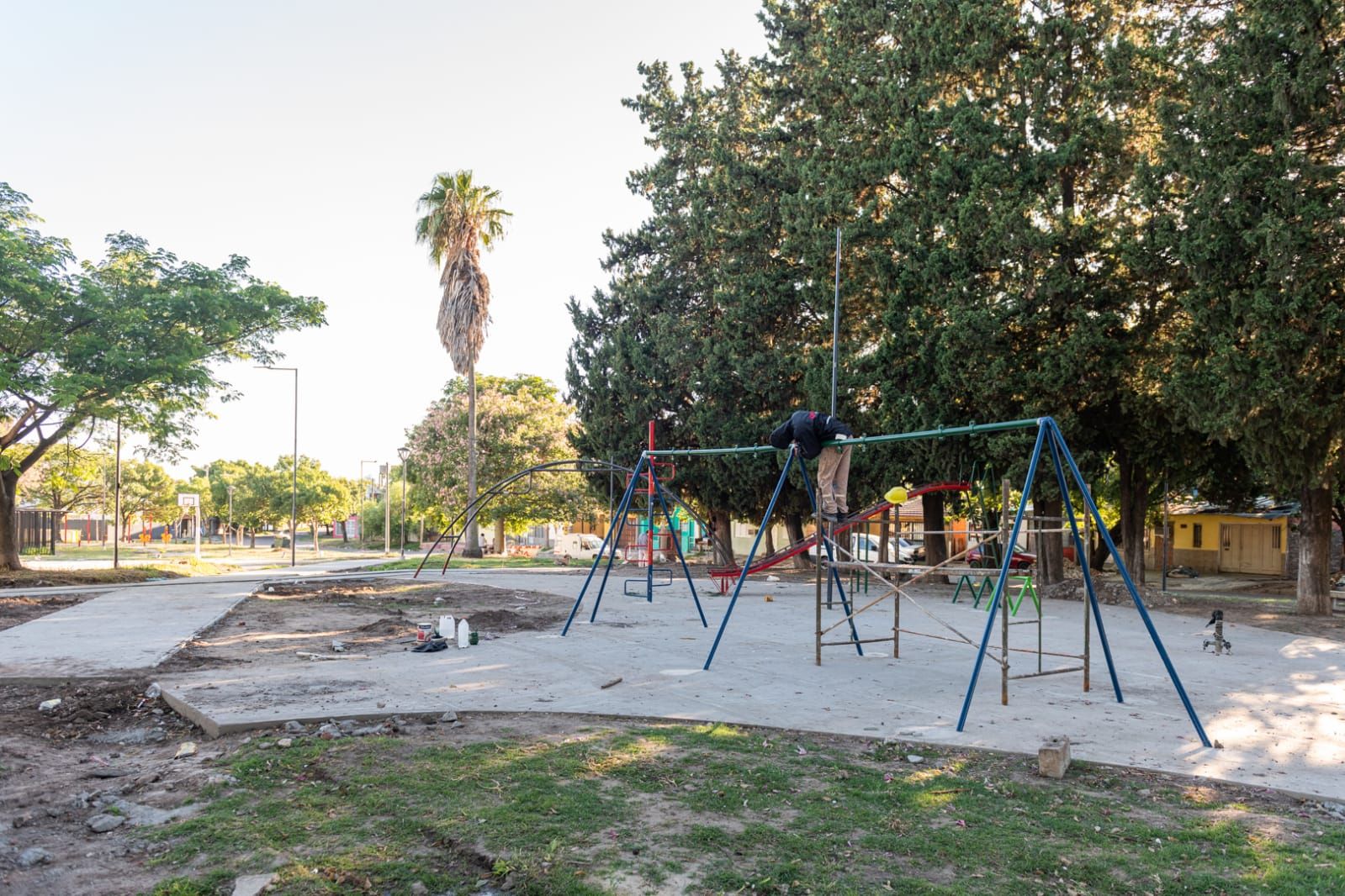 La recuperación integral de la plaza Eva Perón tiene un 60 % de avance