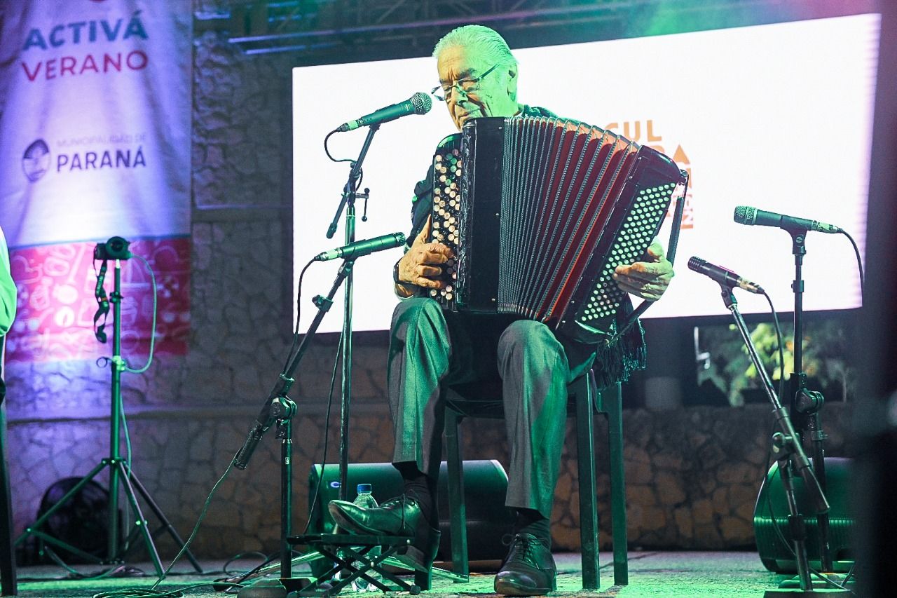 El folklore y el jazz tuvieron su noche en el Anfiteatro
