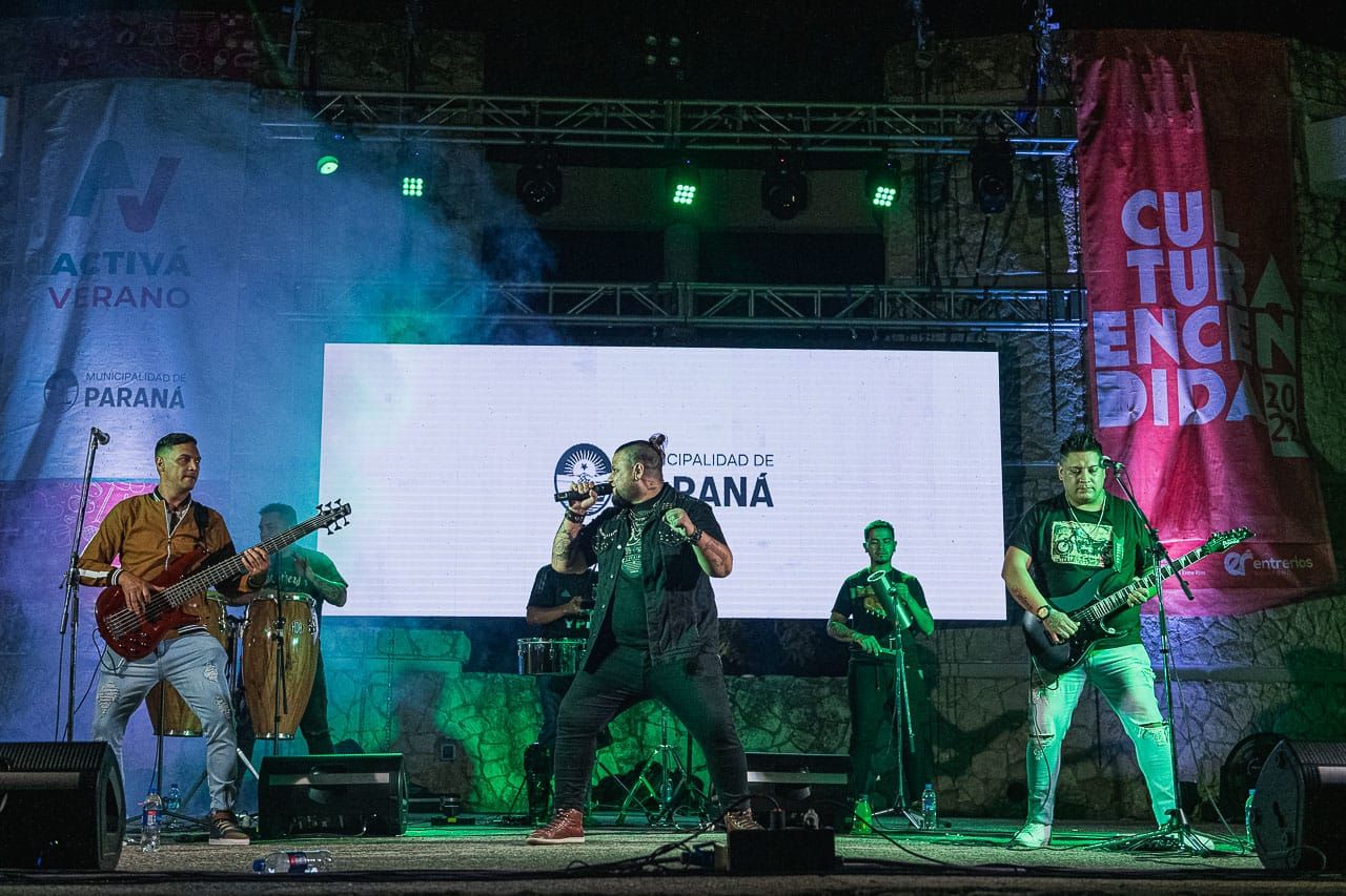 Con una noche de cumbia, finalizó el ciclo Música en el Anfiteatro Con una noche de cumbia, finalizó el ciclo Música en el Anfiteatro
