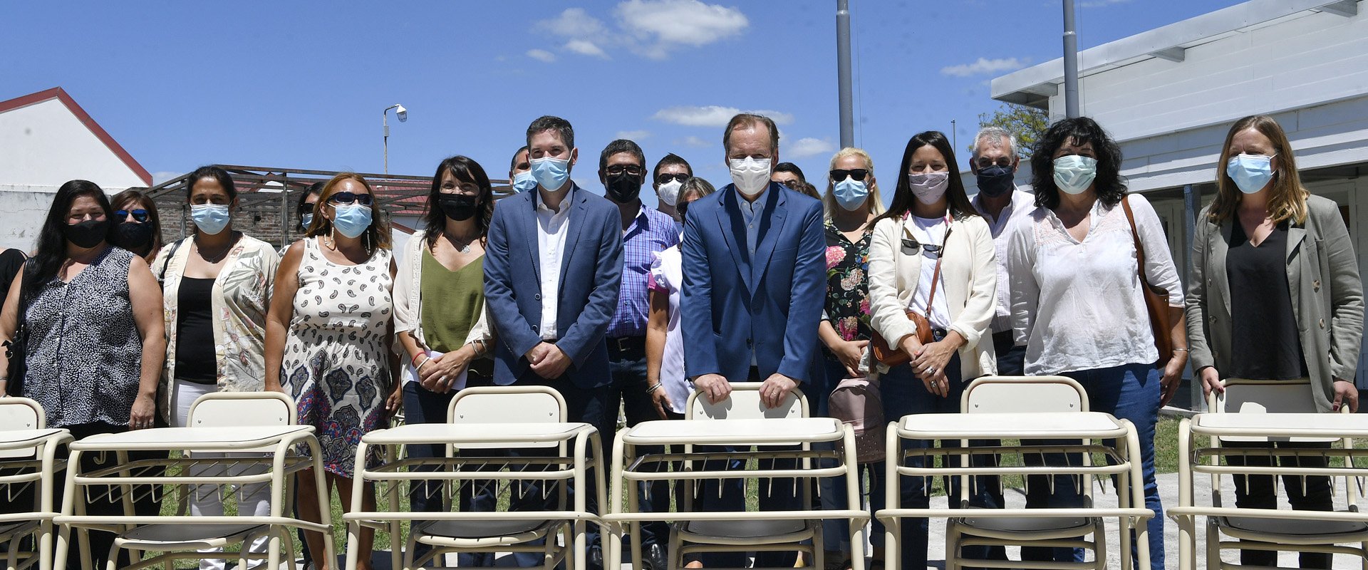 Bordet inauguró un edificio educativo, anunció obras escolares y viales, y analizó el avance de otras en Gualeguay Bordet inauguró un edificio educativo, anunció obras escolares y viales, y analizó el avance de otras en Gualeguay