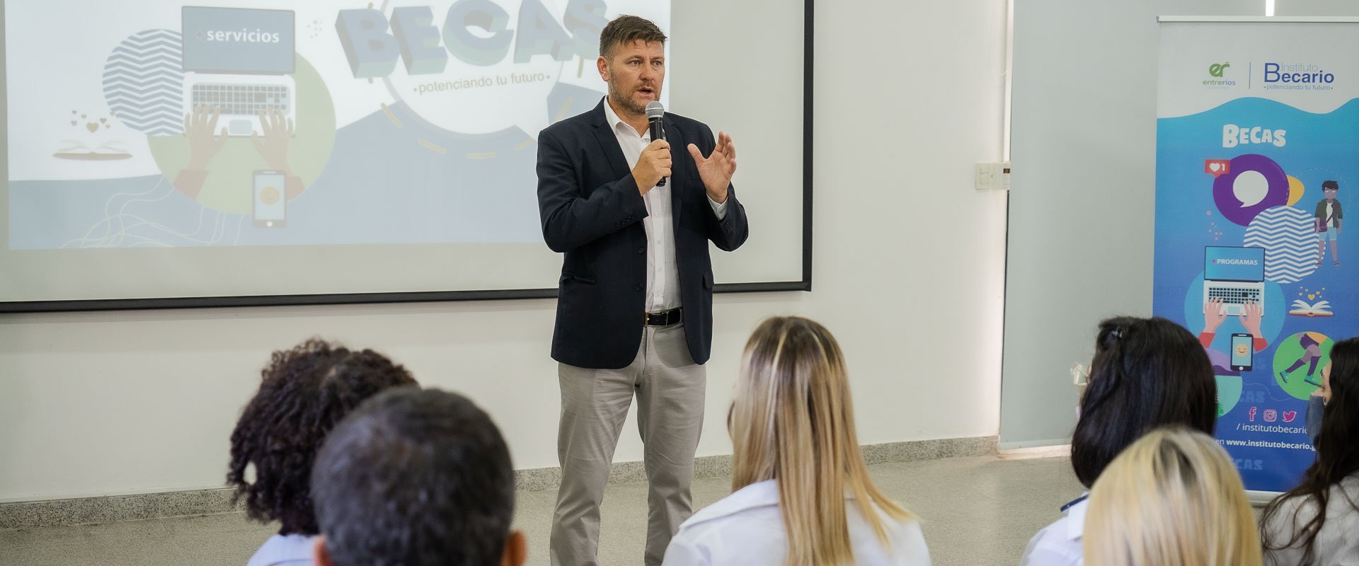 El Becario inició el período de inscripción para acceder a las becas del nivel secundario
