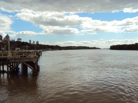 El río superó el nivel del cero y mide 10 centímetros en el puerto de Paraná El río superó el nivel del cero y mide 10 centímetros en el puerto de Paraná