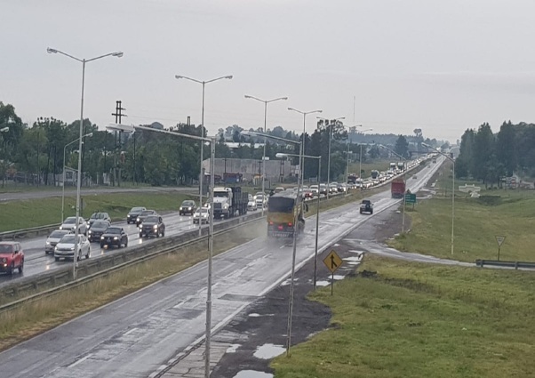 Intenso movimiento turístico en los principales accesos a la provincia