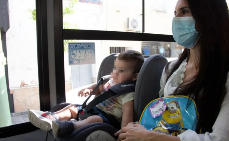 La Rioja: colectivos de transporte público tendrán sillitas infantiles