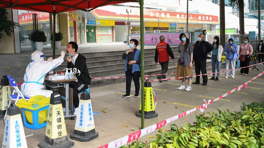 Tras registrar 3.939 casos diarios, China confinó una ciudad de 17 millones de personas