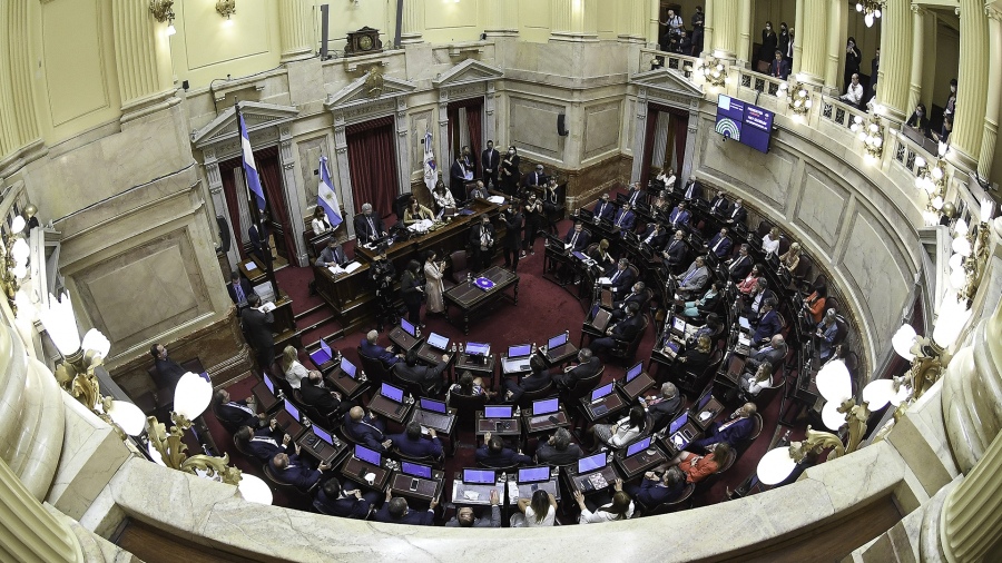 El Senado comienza a tratar el acuerdo con el FMI y buscará aprobarlo esta semana El Senado comienza a tratar el acuerdo con el FMI y buscará aprobarlo esta semana