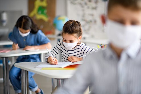 Amplio consenso para mantener el uso del barbijo en escuelas y espacios cerrados Amplio consenso para mantener el uso del barbijo en escuelas y espacios cerrados