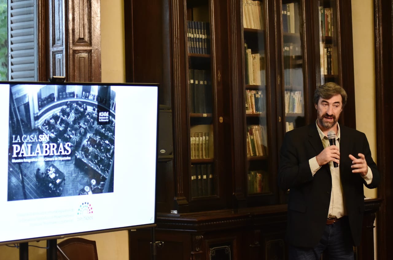La Cámara de Diputados presentó la muestra fotográfica «La Casa sin Palabras»