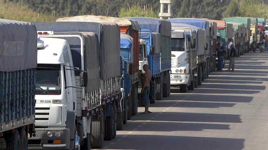 Este martes restringen la circulación de camiones en todas las rutas del país
