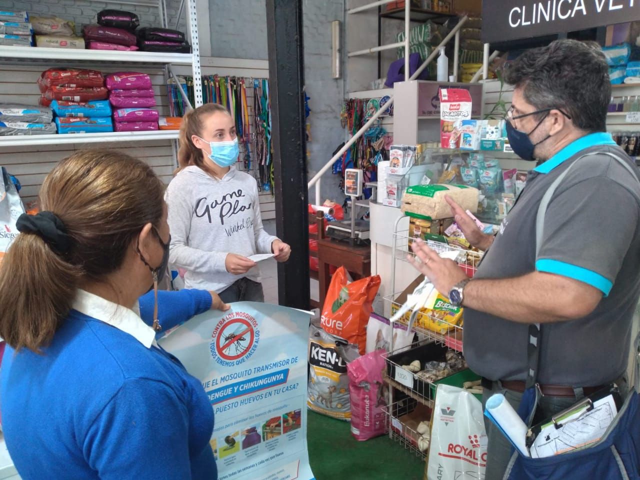 La campaña contra el Dengue continúa en la vecinal Leopoldo Lugones