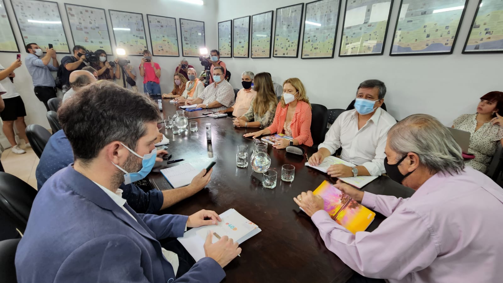 La provincia y los gremios docentes llegaron a un acuerdo salarial La provincia y los gremios docentes llegaron a un acuerdo salarial