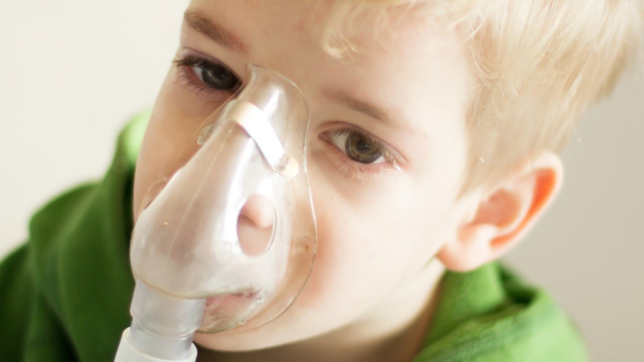 Qué es la laringotraqueobronquitis, el nuevo síntoma post Covid-19 que presentan algunos niños